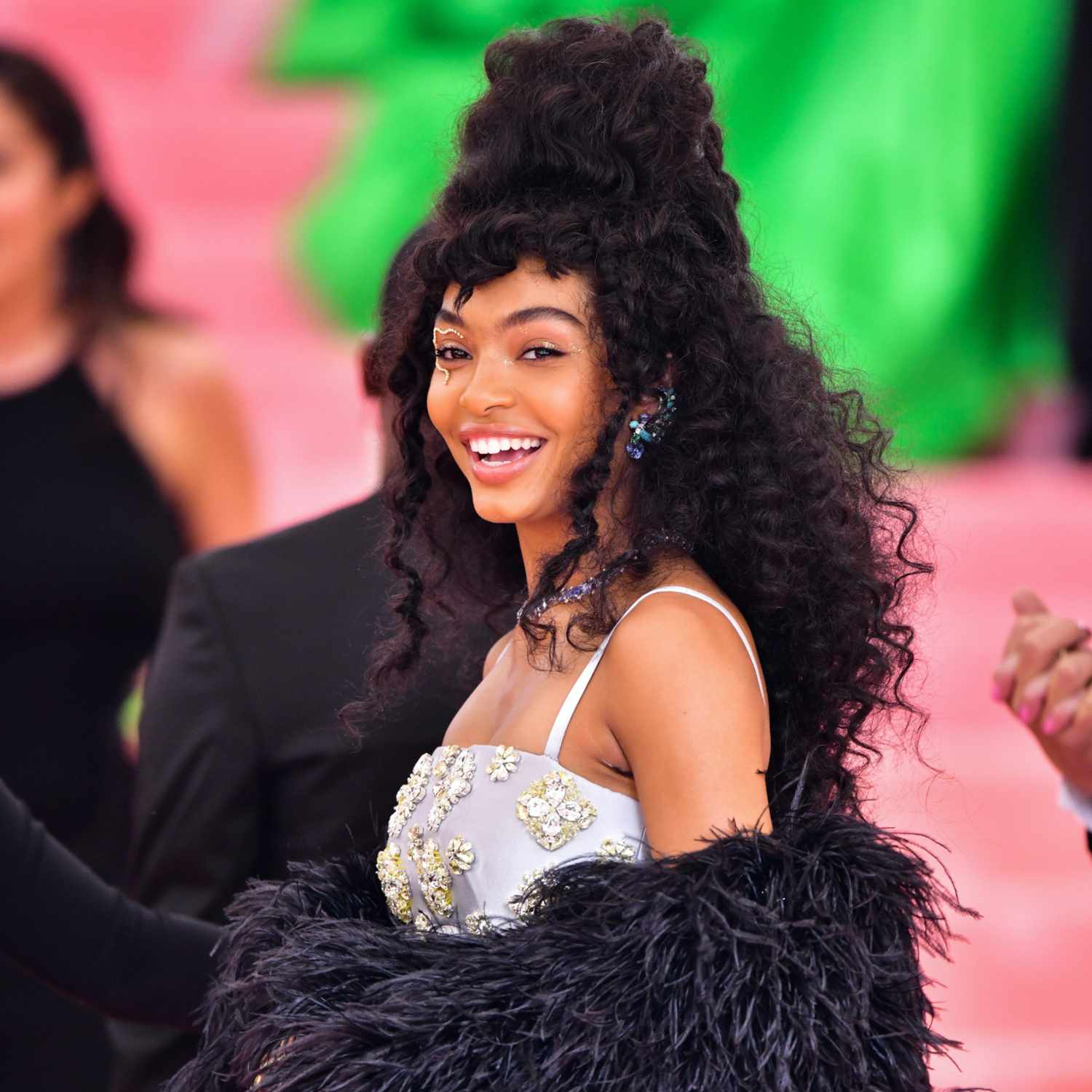 Yara Shahidi with a big half-up hairstyle at the Met Gala